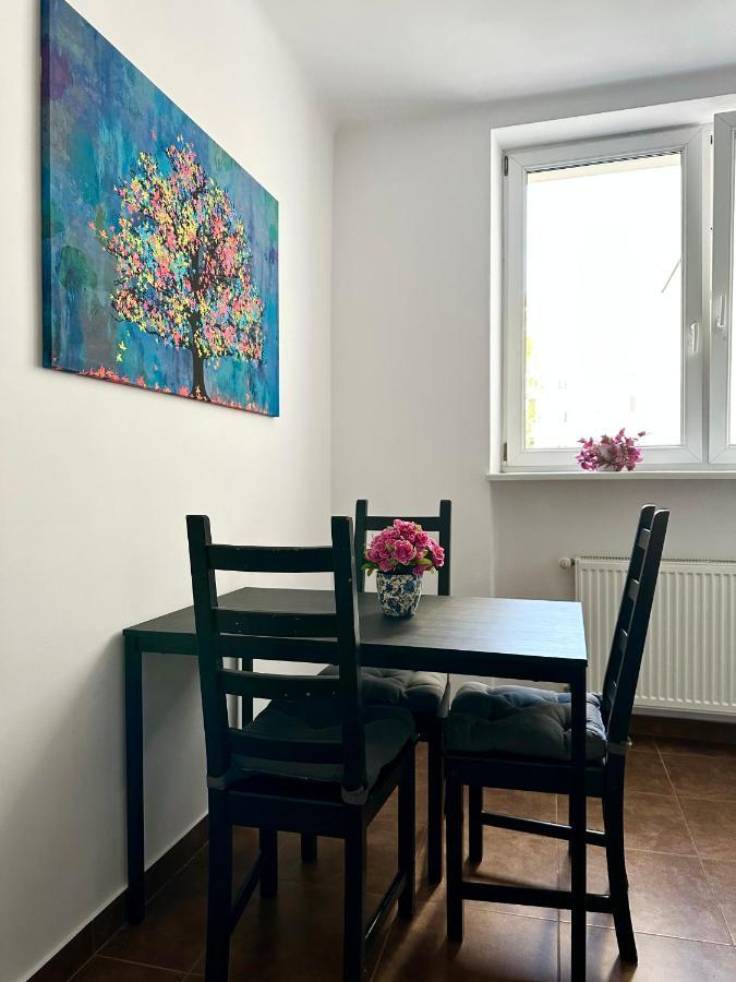 Charming Apartment In The City Center ワルシャワ エクステリア 写真