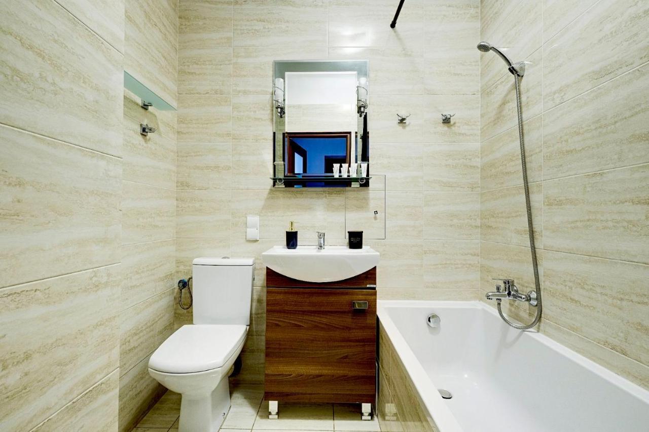 Charming Apartment In The City Center ワルシャワ エクステリア 写真