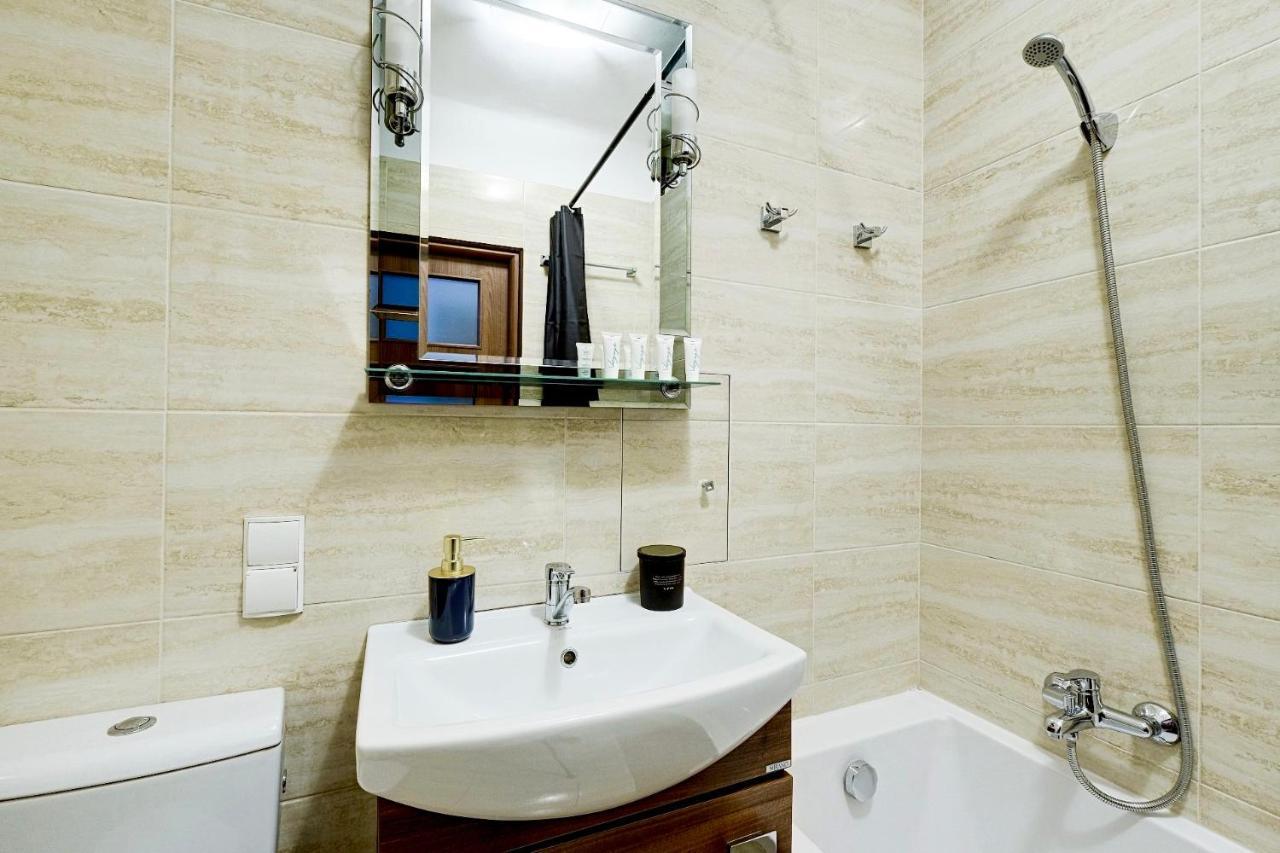 Charming Apartment In The City Center ワルシャワ エクステリア 写真