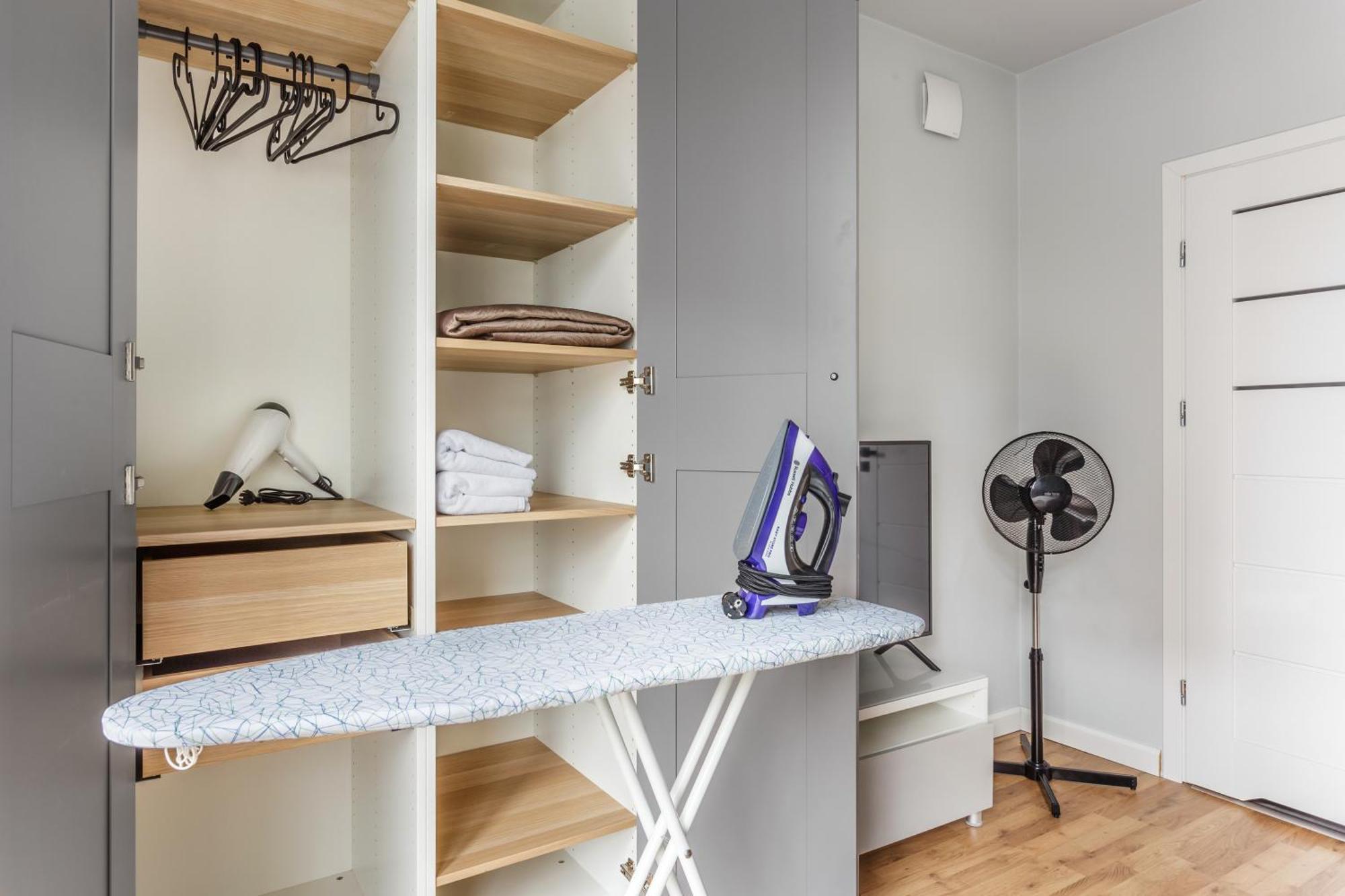 Charming Apartment In The City Center ワルシャワ エクステリア 写真